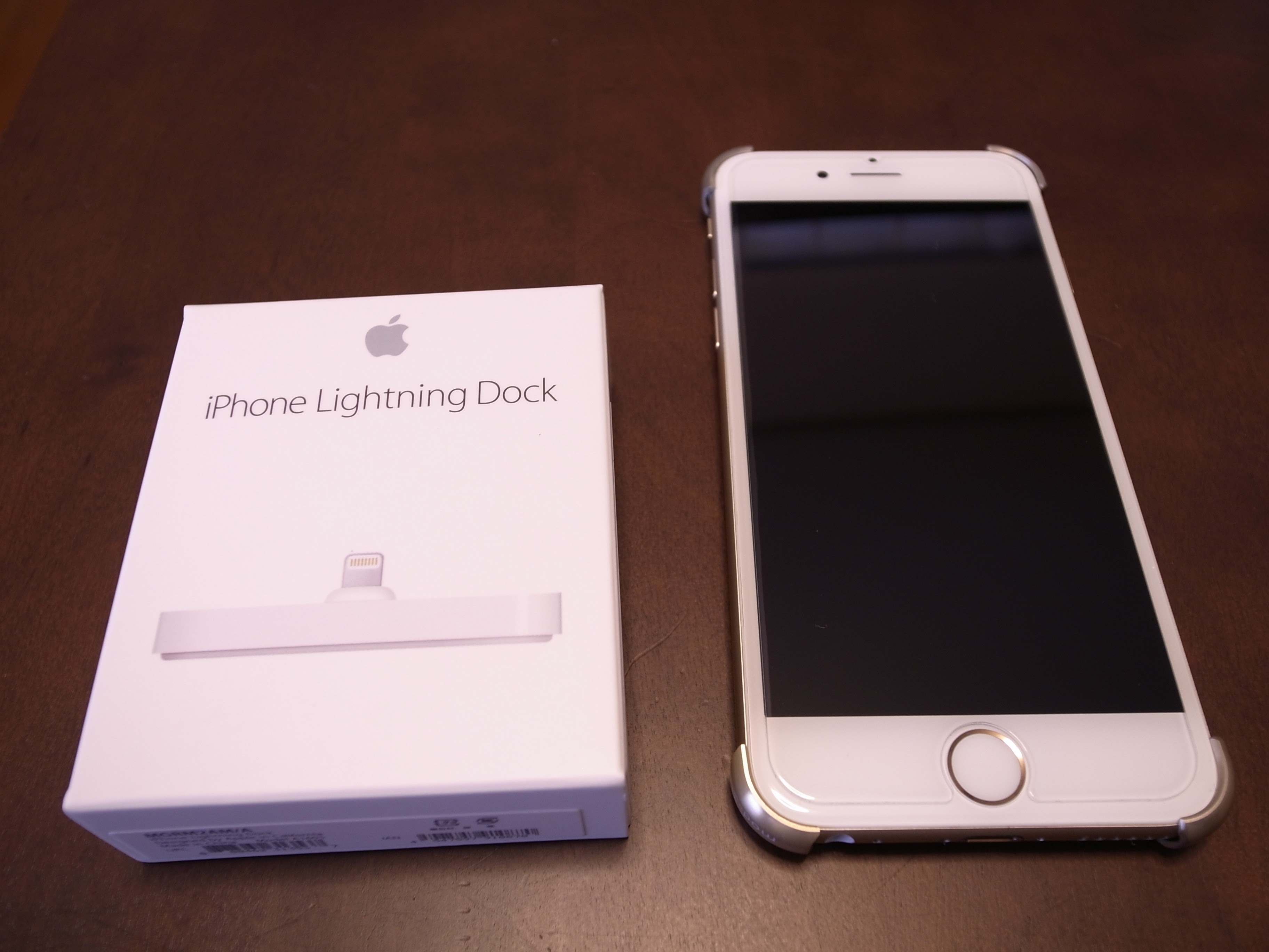 0818-201506_iPhone Lightning Dock 02