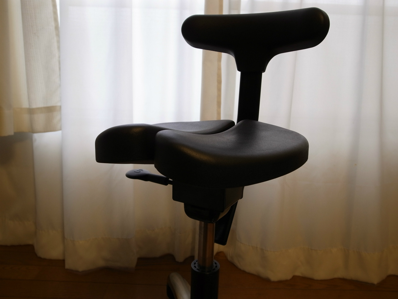 1199-201603_Ayur Chair 01 02