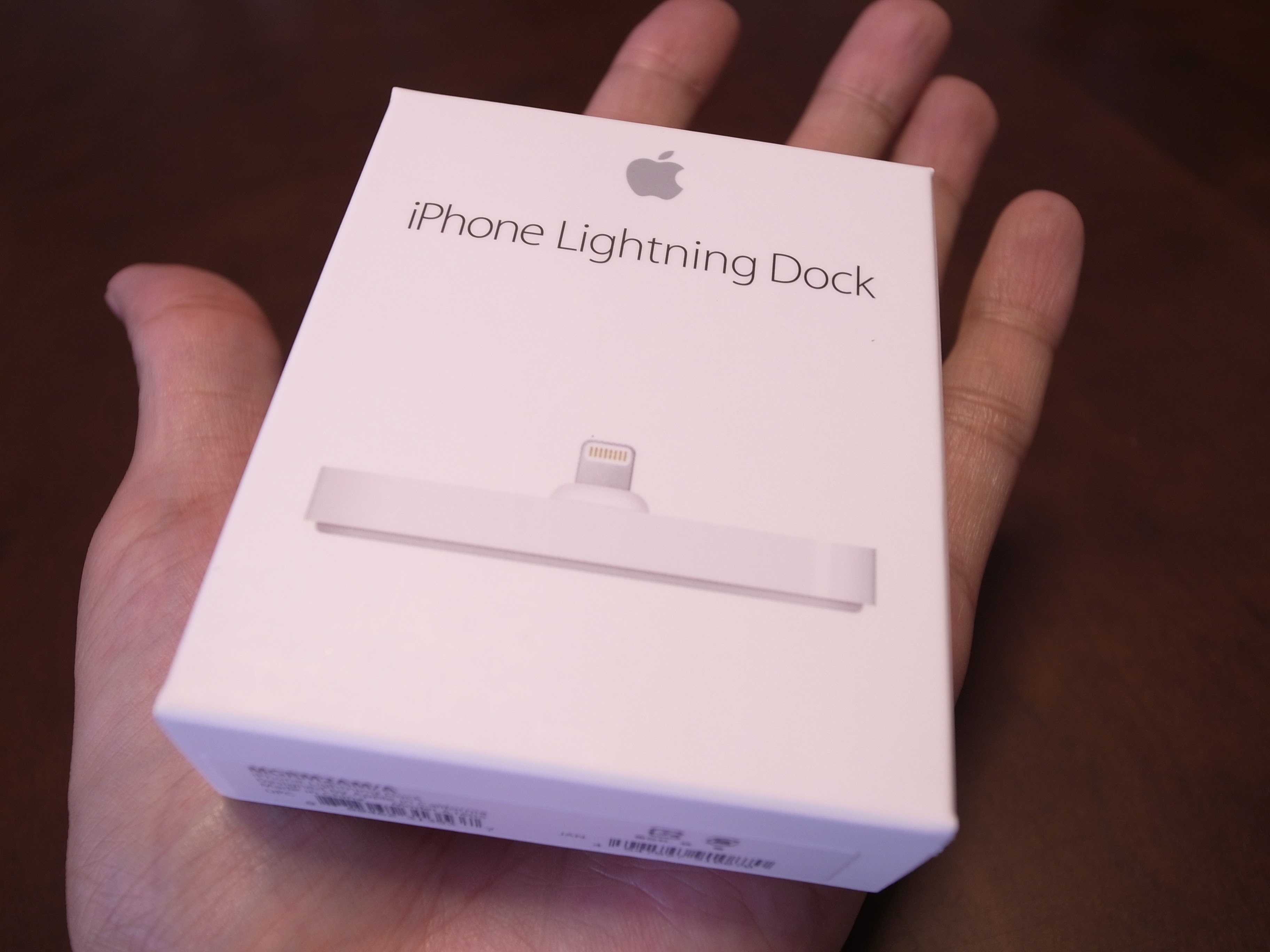 0818-201506_iPhone Lightning Dock 01