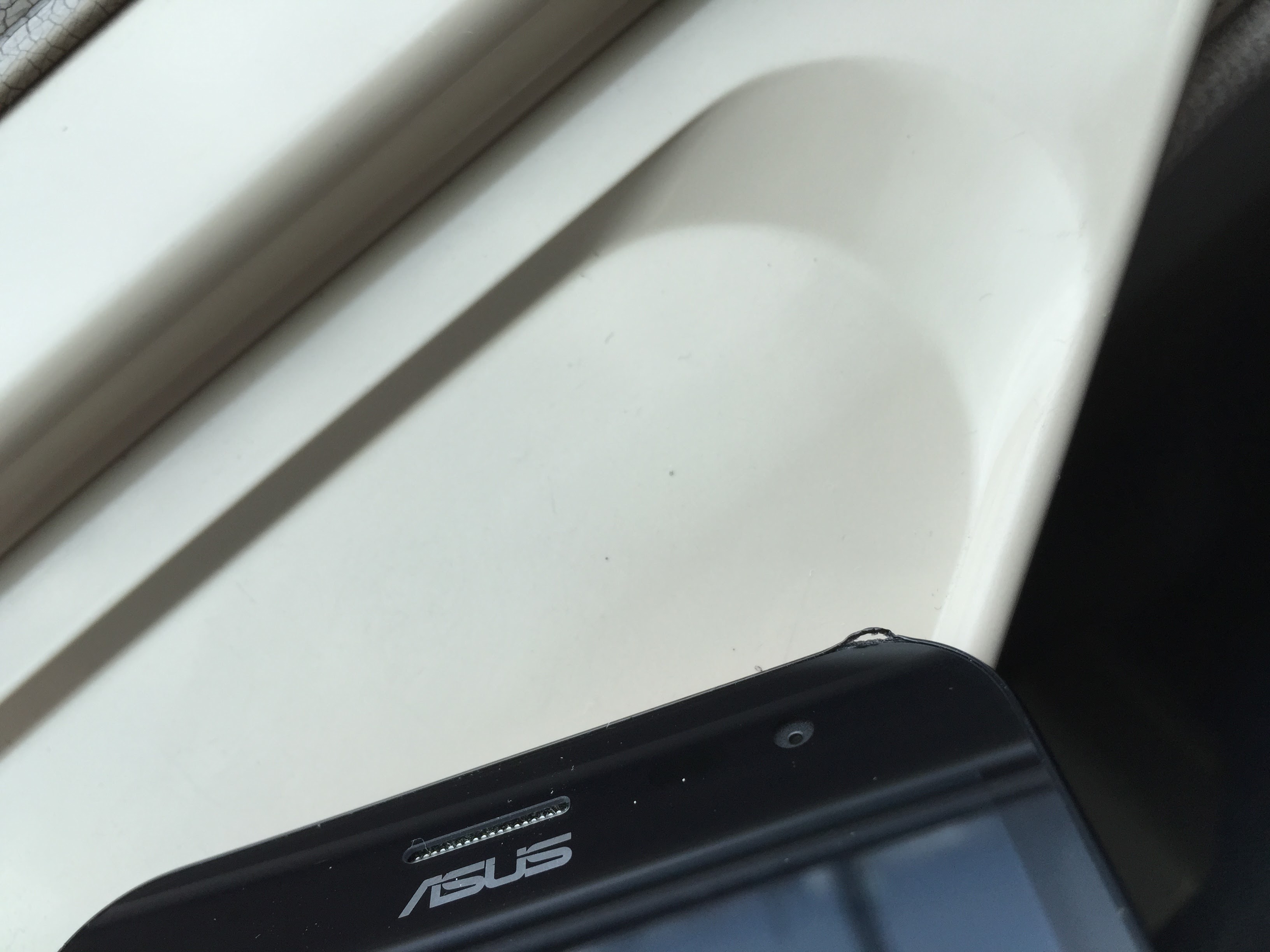0977-201508_ASUS ZenFone 2 Laser 04