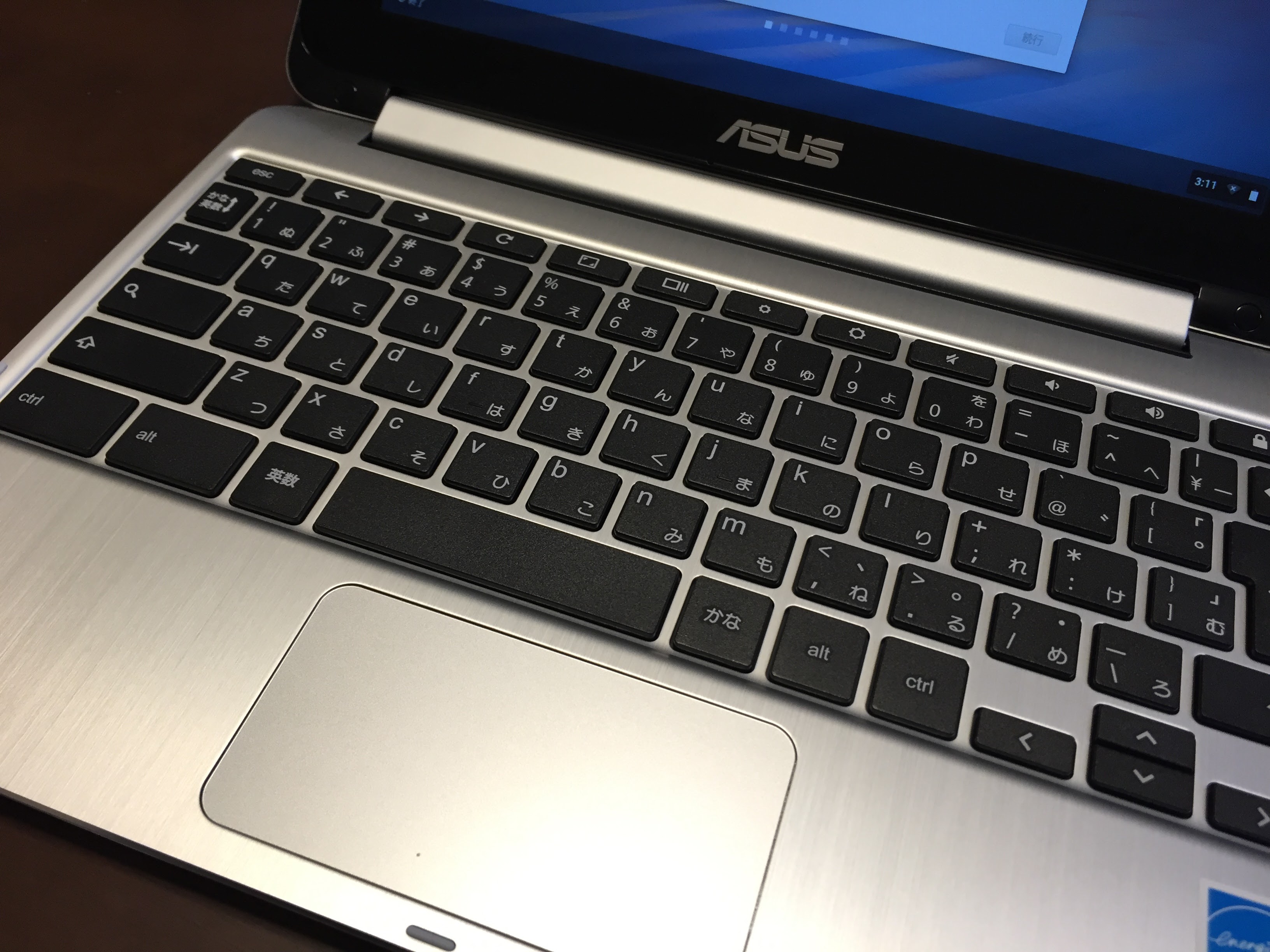 1040-201510_ASUS Chromebook Flip C100PA 04
